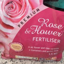 Picture of Premium Rose and Flower Fertiliser (29014)